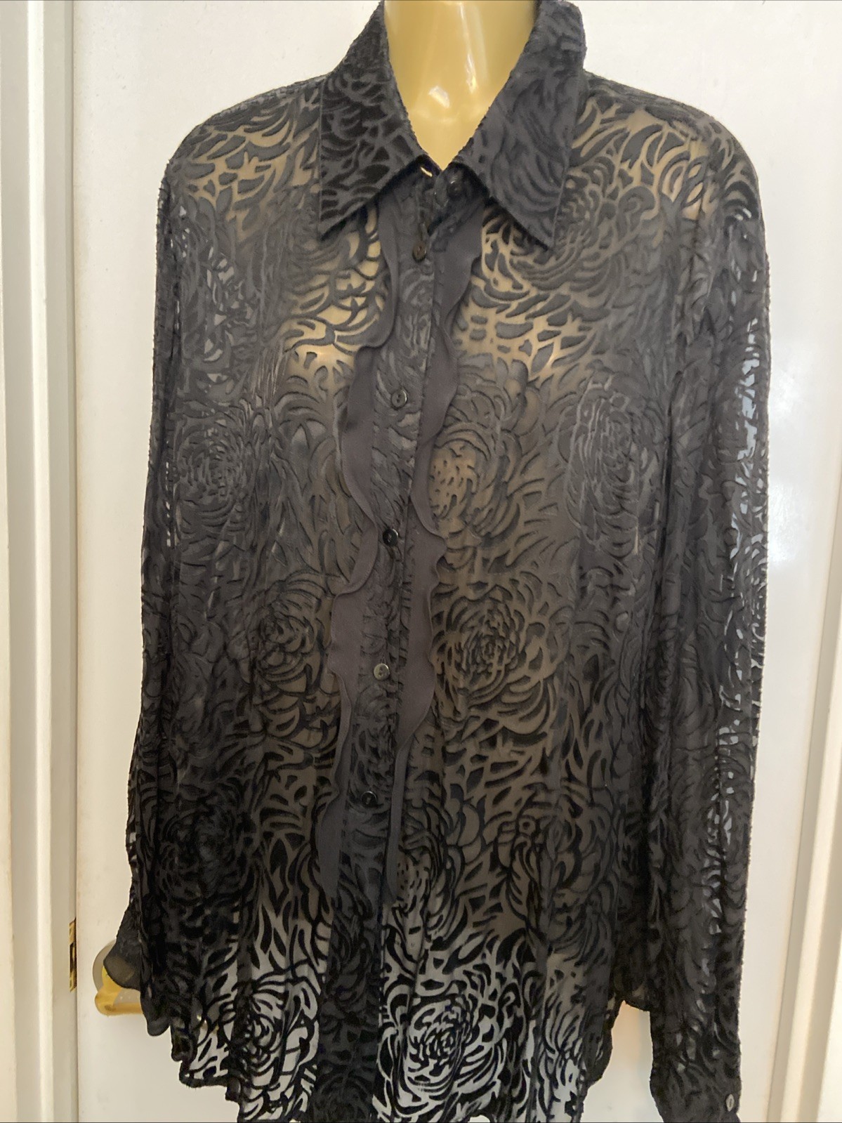 Ellen Tracy Women’s Size 22 Black Semi Sheer Blouse Long Sleeve Button Up Preown
