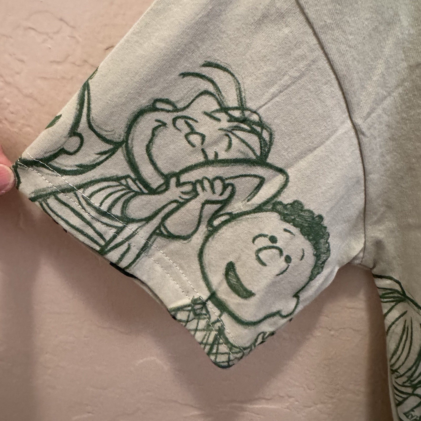 Peanuts T-Shirt Women’s Snoopy, Charlie Brown & Gang Green Embroidered Small NWT