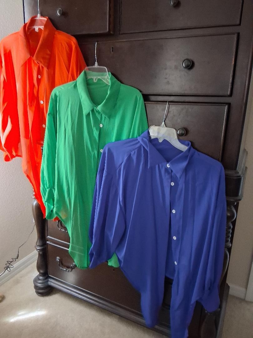 3-Elegant Chiffon Top – Red, Blue, Green (US 1X-3X)