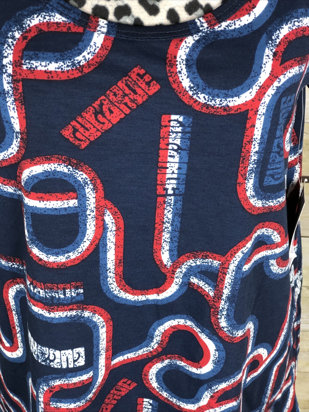 NWT Lularoe Womens M Classic Tee T-Shirt NWT Size Medium