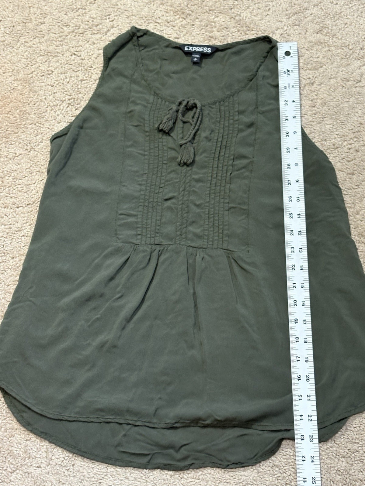 Express Womens Shirt Size Small Green Keyhole Flowy Classic Casual Comfort