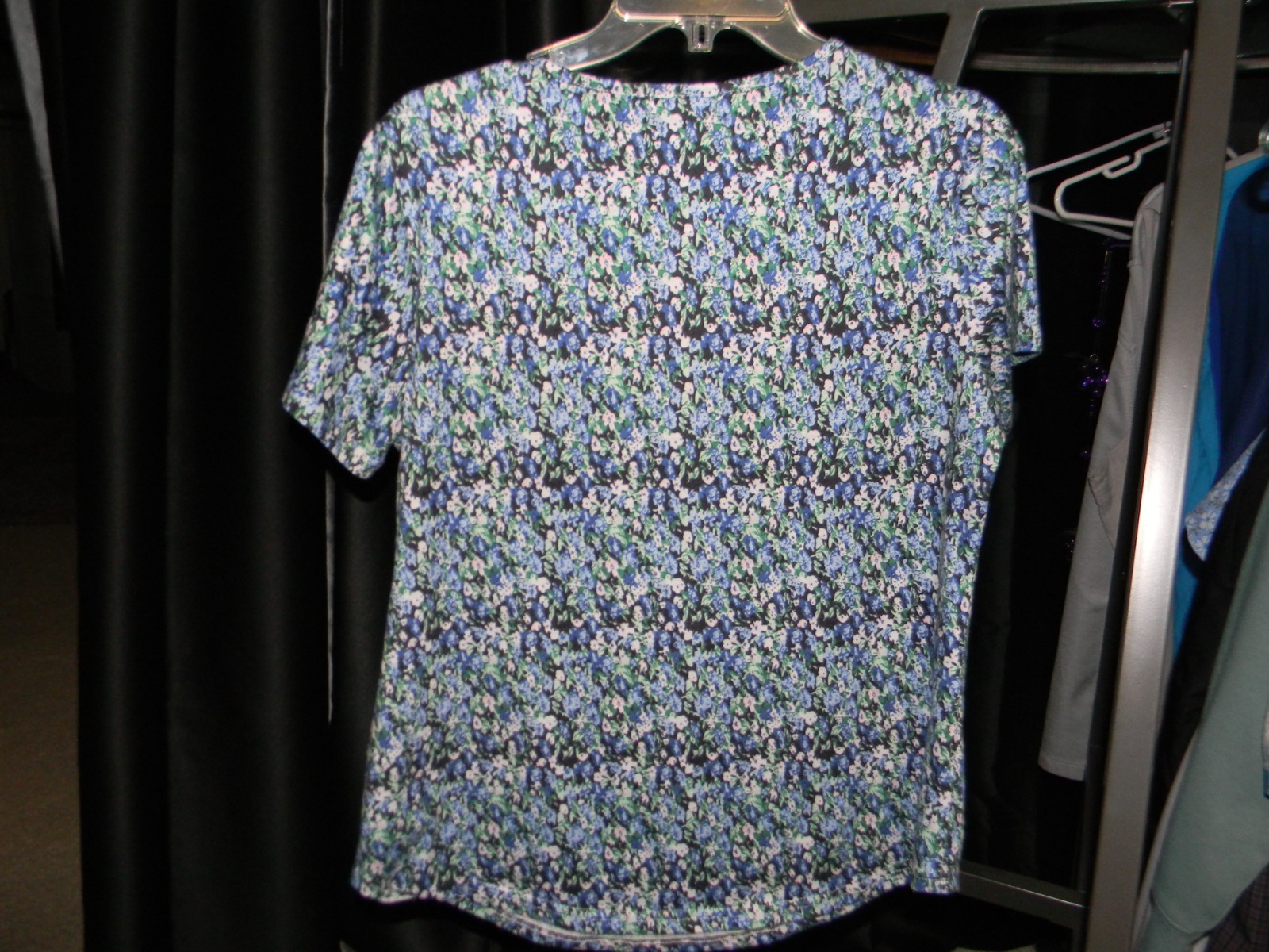 Ofeefan Women’s Size M Pullover Short Sleeve Top Blues/Green/White