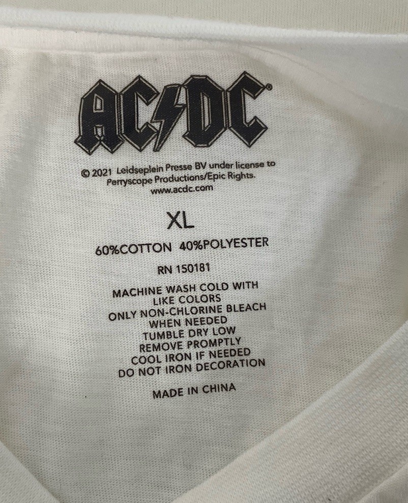 NWOT Women’s AC/DC Let There Be Rock White Graphic T-Shirt – Size XL