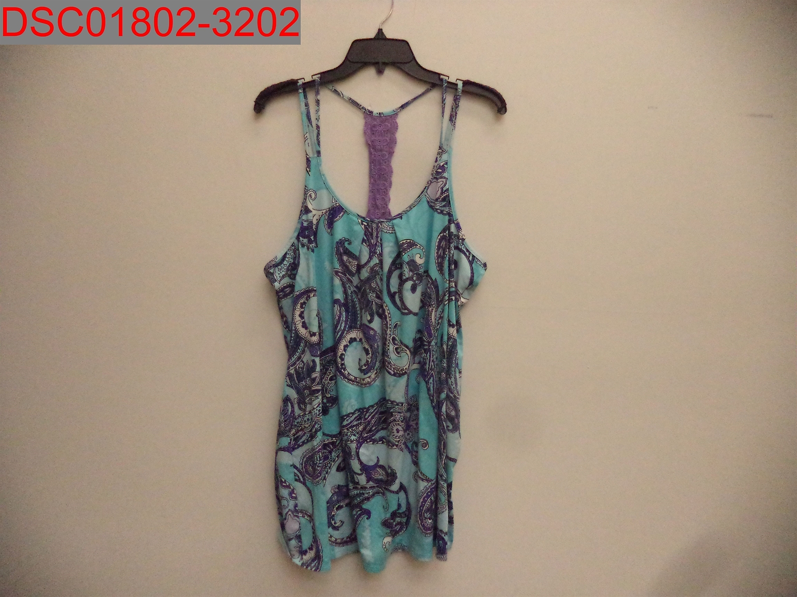 Pre-Owned – Linea Donatella Women’s Blue Paisley Print Chemise, Size L