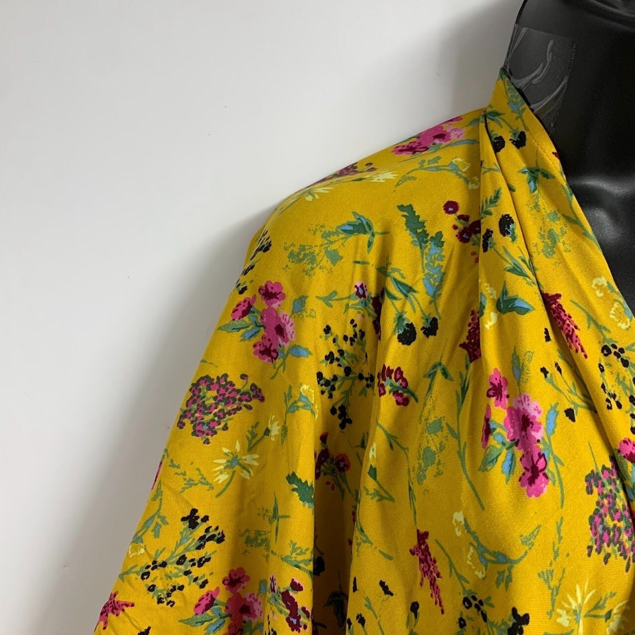 Tuesday Women’s Floral Deep V Neck Long Drape Sleeve Pullover Caftan One Size