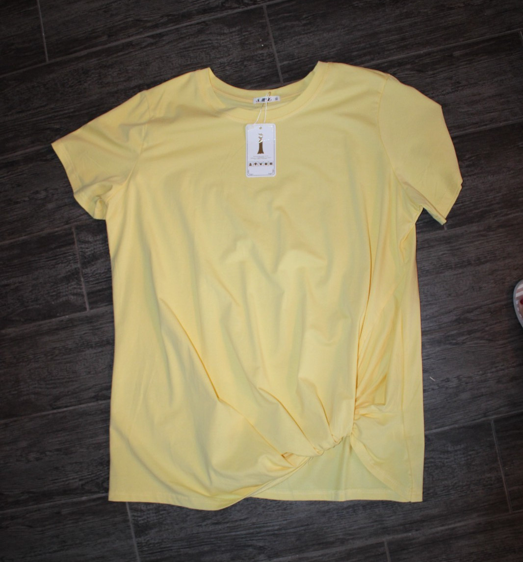 Women’s Short Sleeve Side-Twist Tee Shirt Size XL Pastel Yellow Casual NWT New