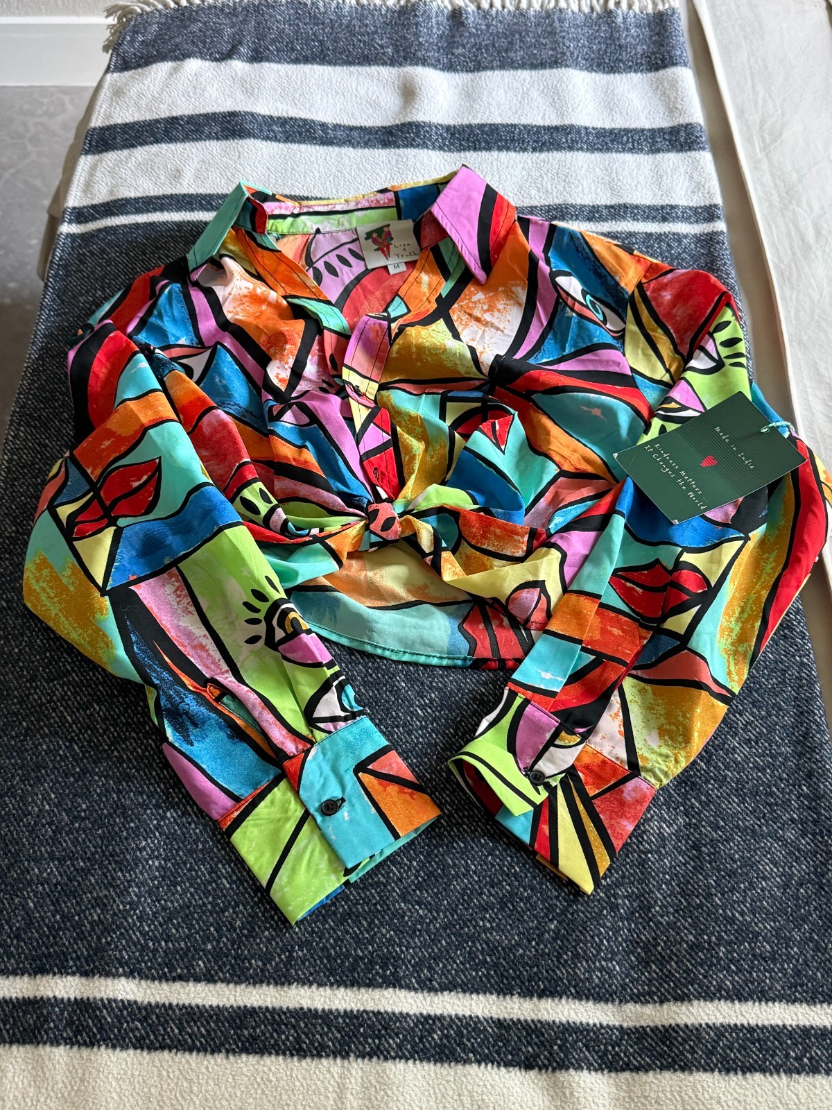 Live 4 Truth Myth Clothing Cropped Shirt Women’s M Colorful Abstract Art Button