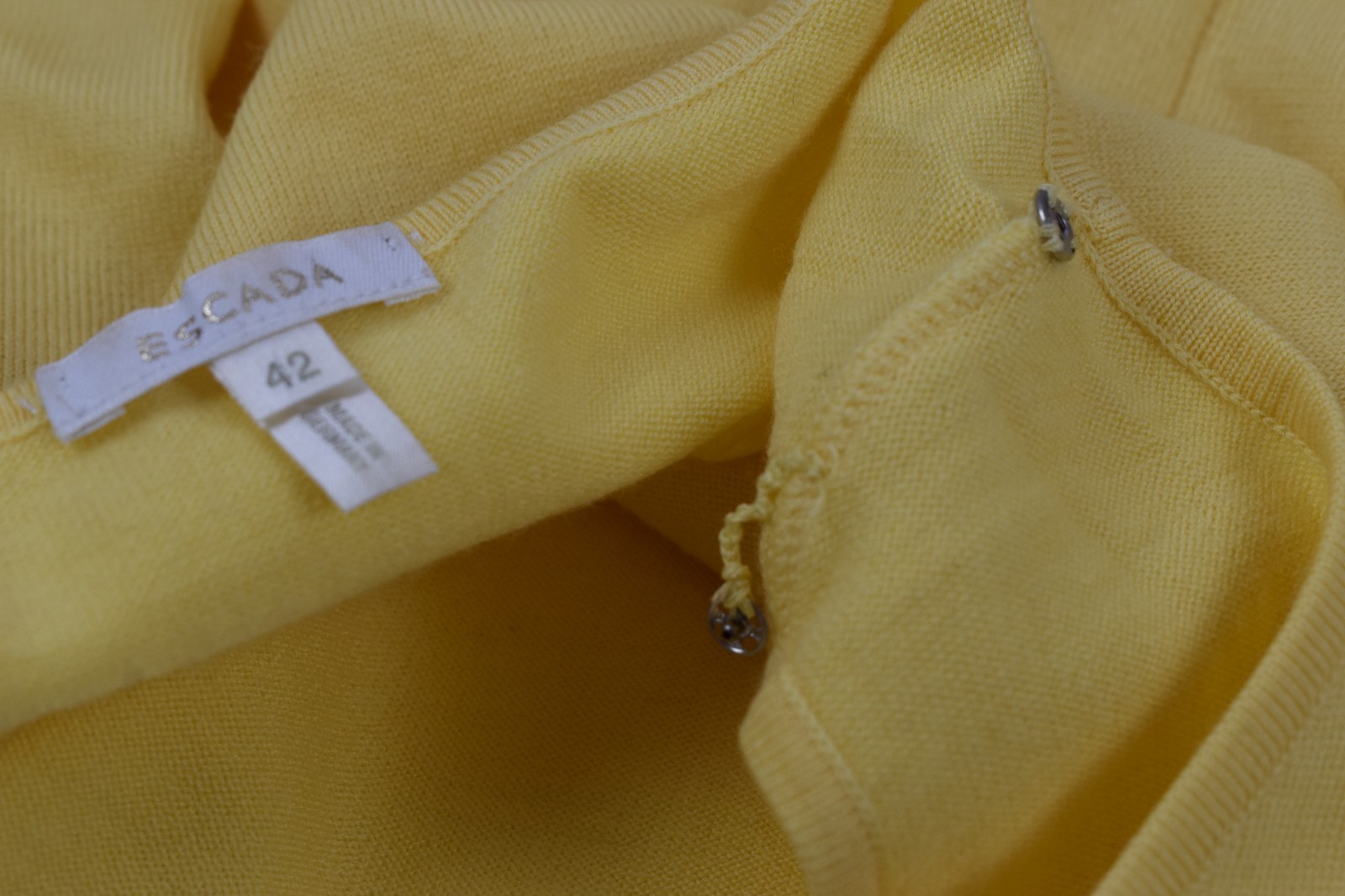 Escada Size 42 Yellow V Neck Sleeveless Knit Wool Nylon Top Base Layer Stretch
