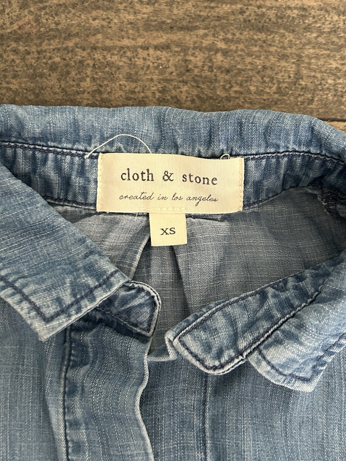 Anthropologie Cloth & Stone Split Back Chambray Button Up Shirt Blue Tencel XS