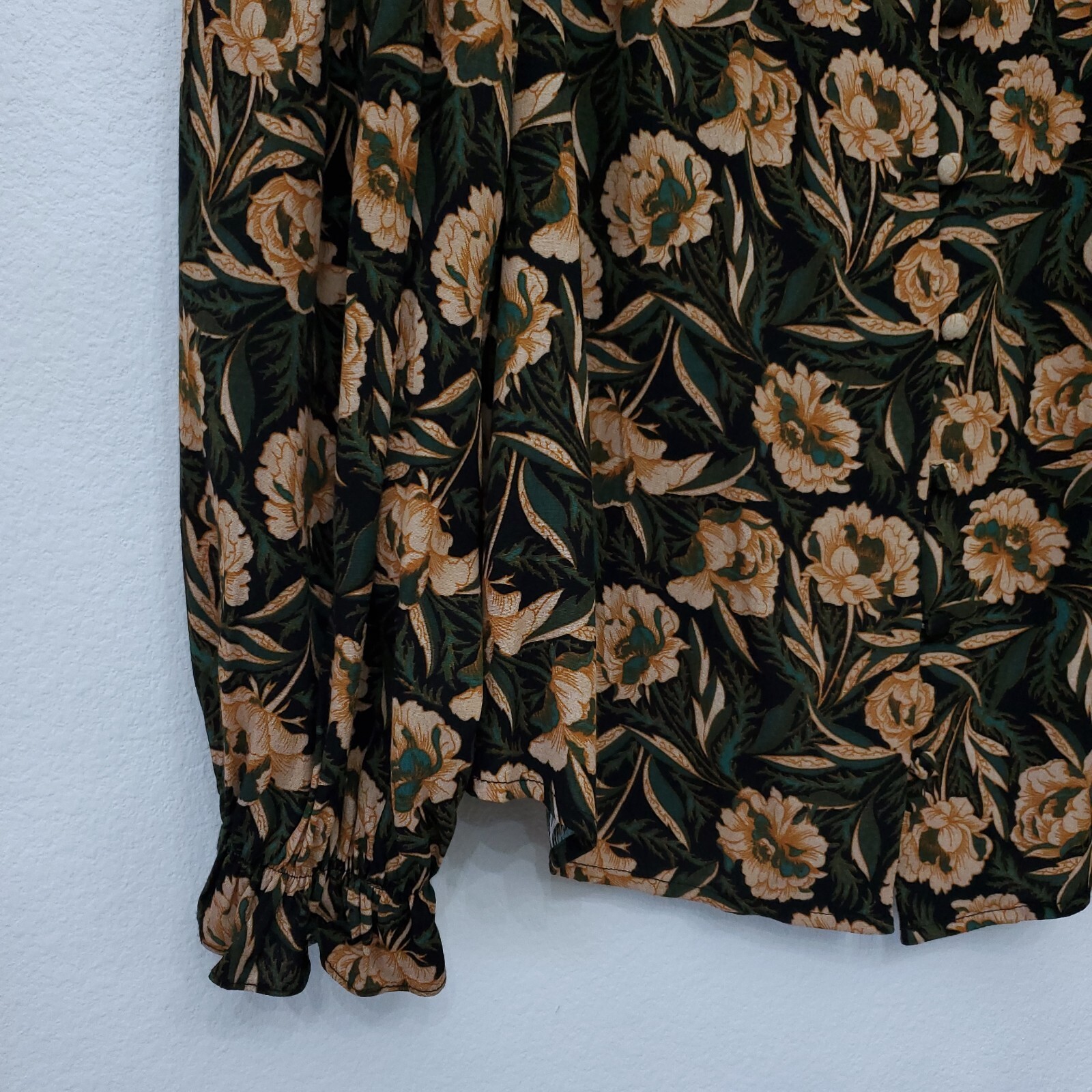Gibson & Latimer Dark Floral Print Ruffle Collar Split V-Neck Peasant Top XL
