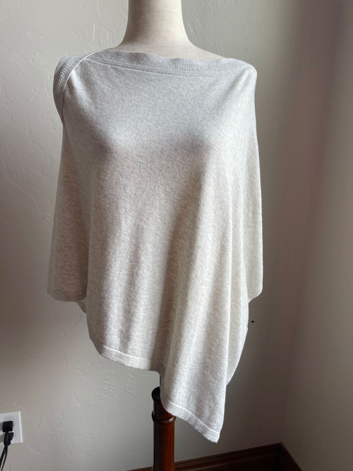 New! One Grey Day Asymmetrical Knit Top Size Small Short Sleeve Cotton Blend