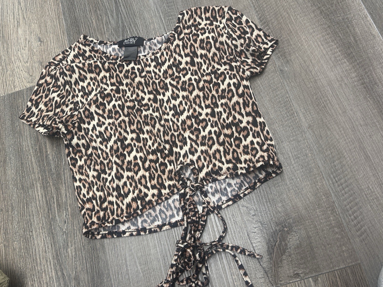 Just Polly New York. Leopard-print short sleeve brown tee. Girls size M-L.