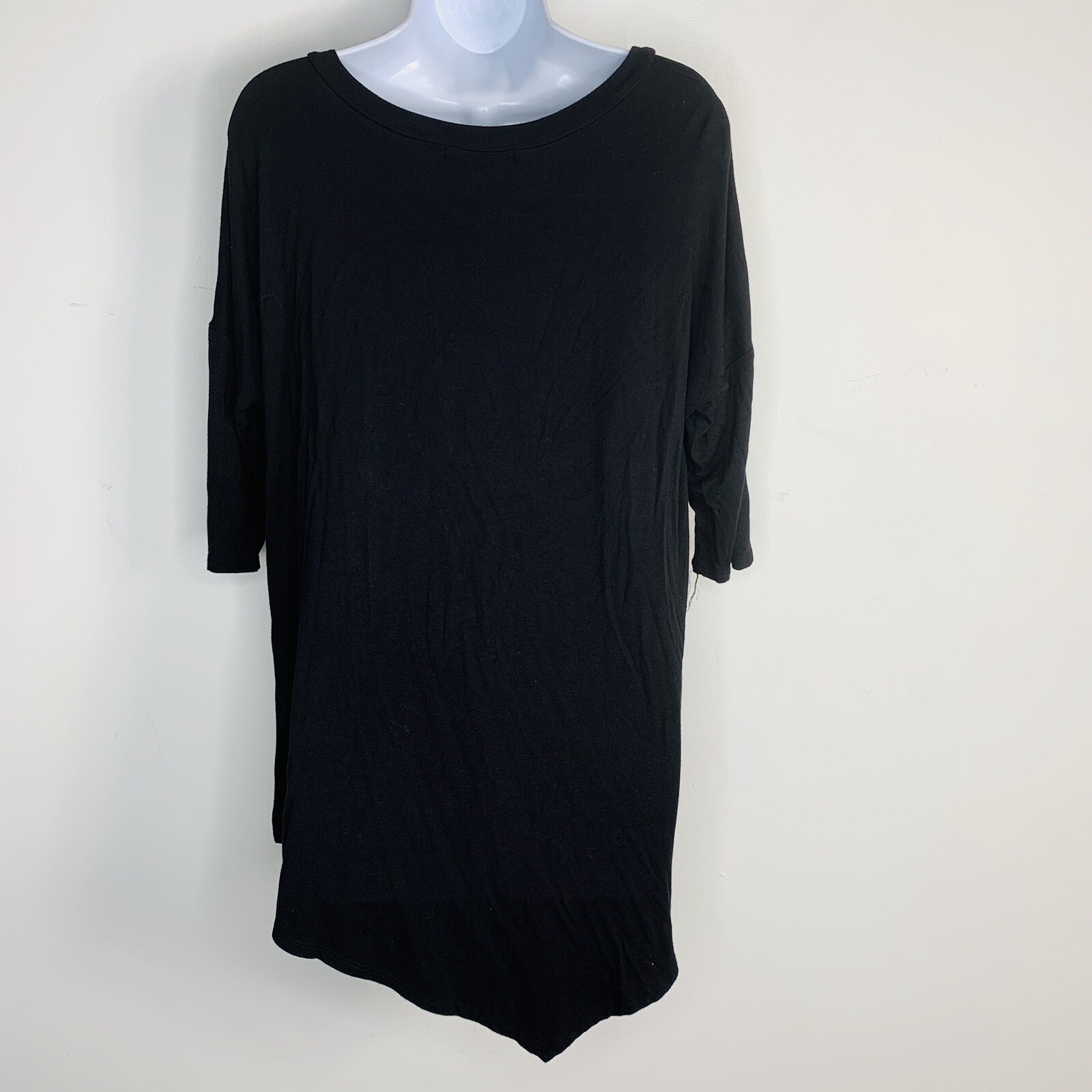 Annabelle Black Tunic Top Sz S 3/4 Sleeve Asymmetrical Hem Minimalist Casual