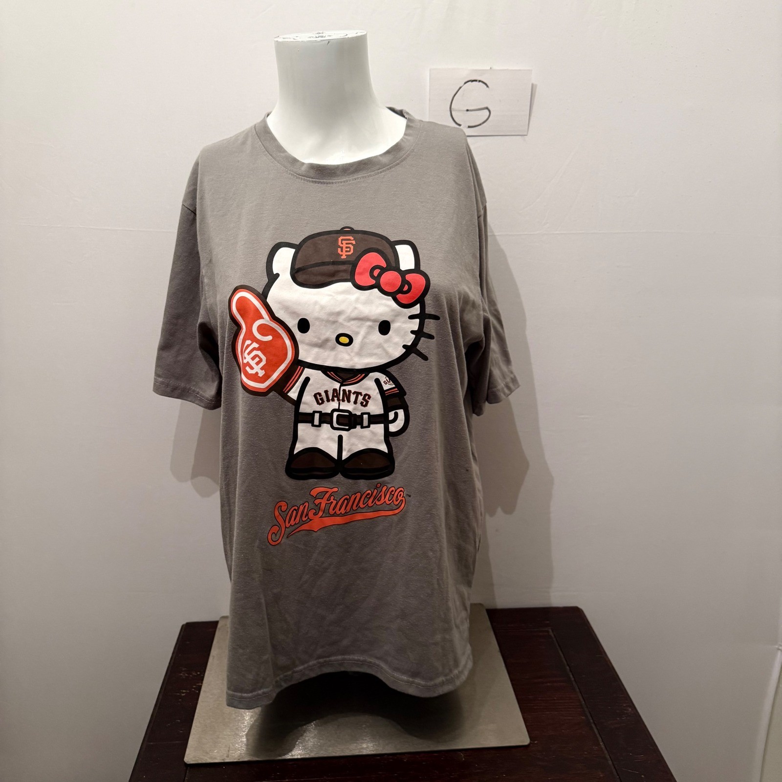 Sanrio T-Shirt Hello Kitty San Francisco Giants MLB Graphic Grey Medium