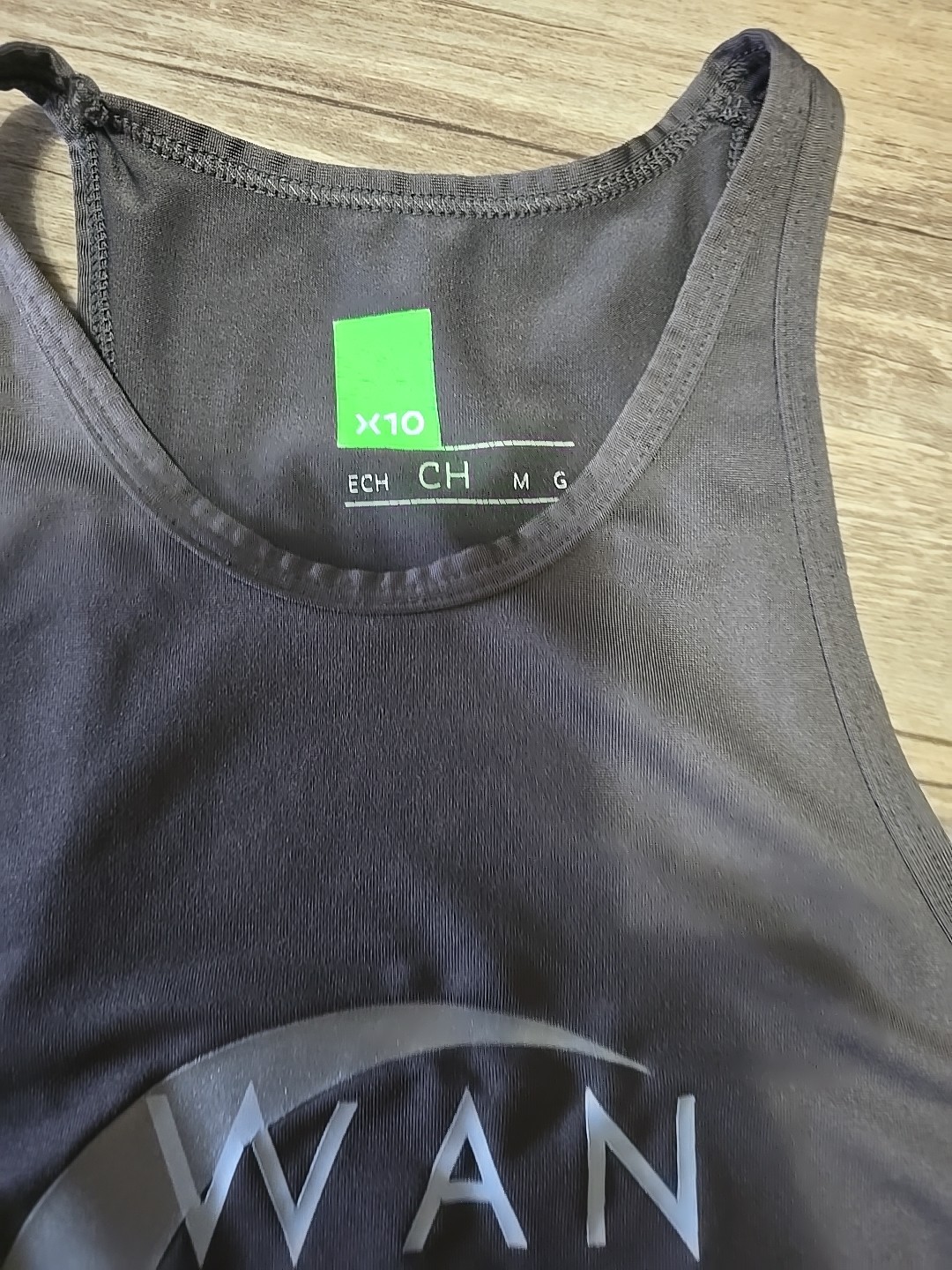 Wanderlust Gray Tank Top Women’s Size M Sleeveless Scoop Neck