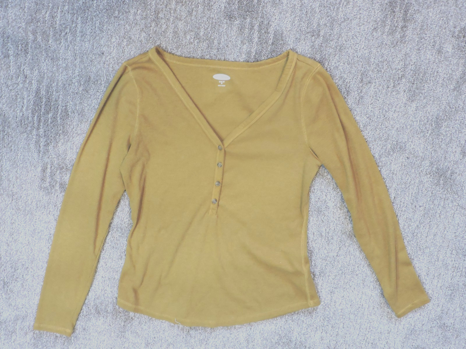 Old Navy Slim-Fit Rib-Knit Henley V-Neck women SZ M cotton/poly/spandex 34″ bust