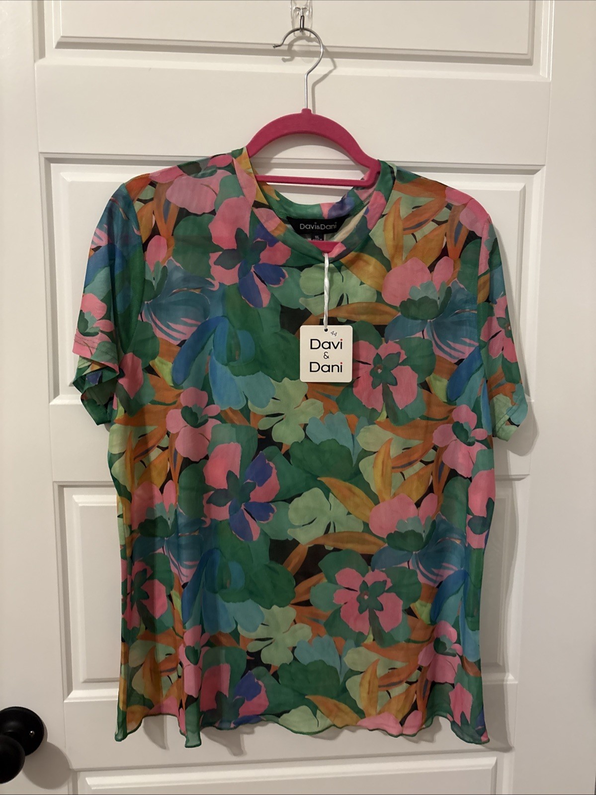Davi & Dani Brand Sheer Fitted Top – 1X – Item 3044