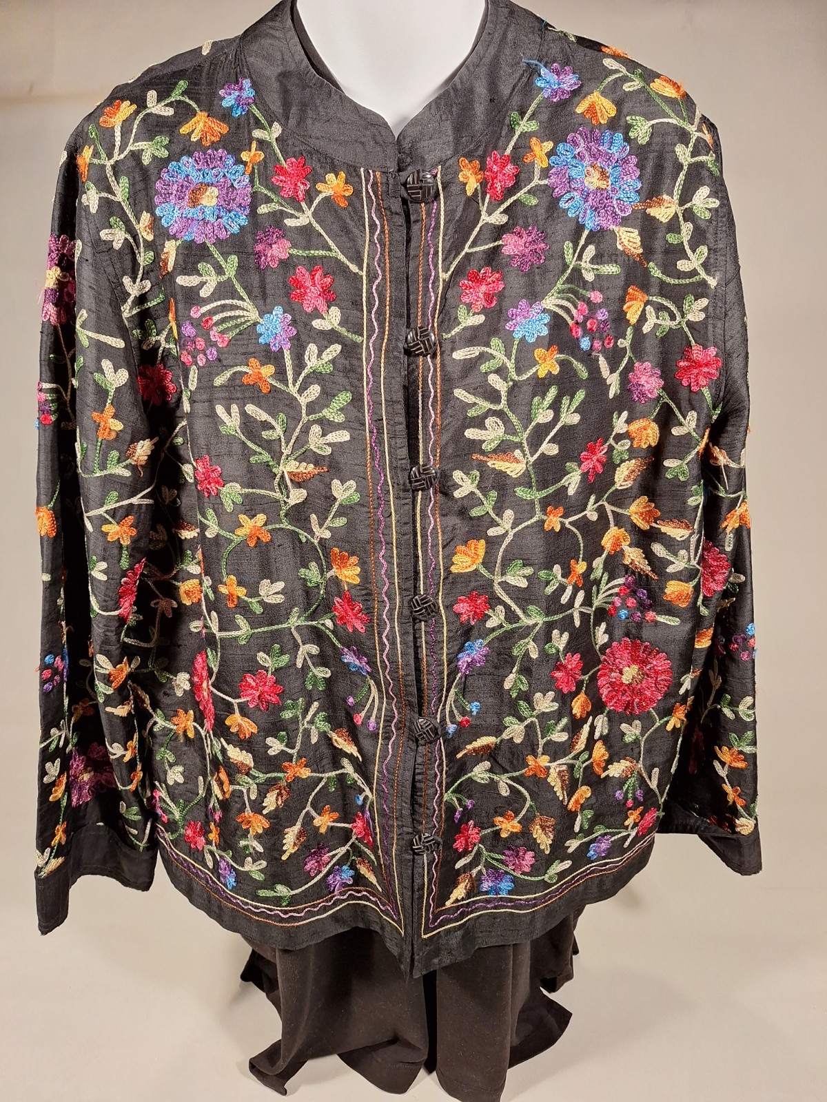 Chico Floral Embroidered Black Top Mandarin Collar