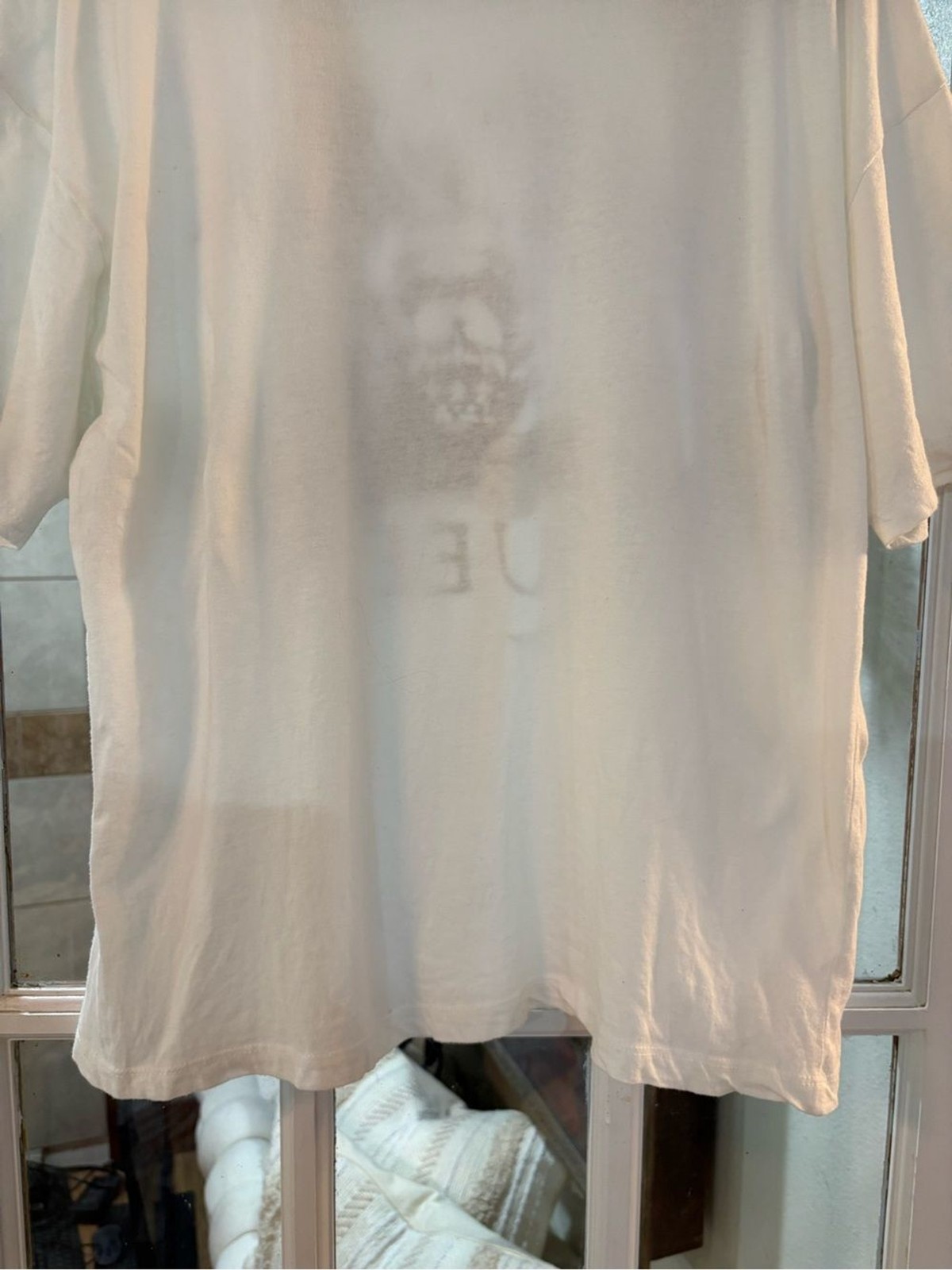 Queen Official Merchandise Crest Graphic Band Tee White 100% Cotton Rocker Med
