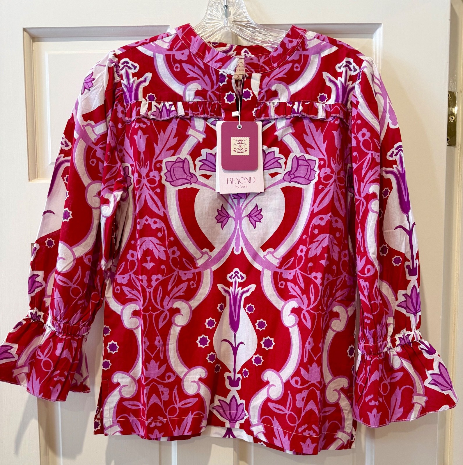 NWT- Beyond By Vera Stella Como Rouge Top Size Small