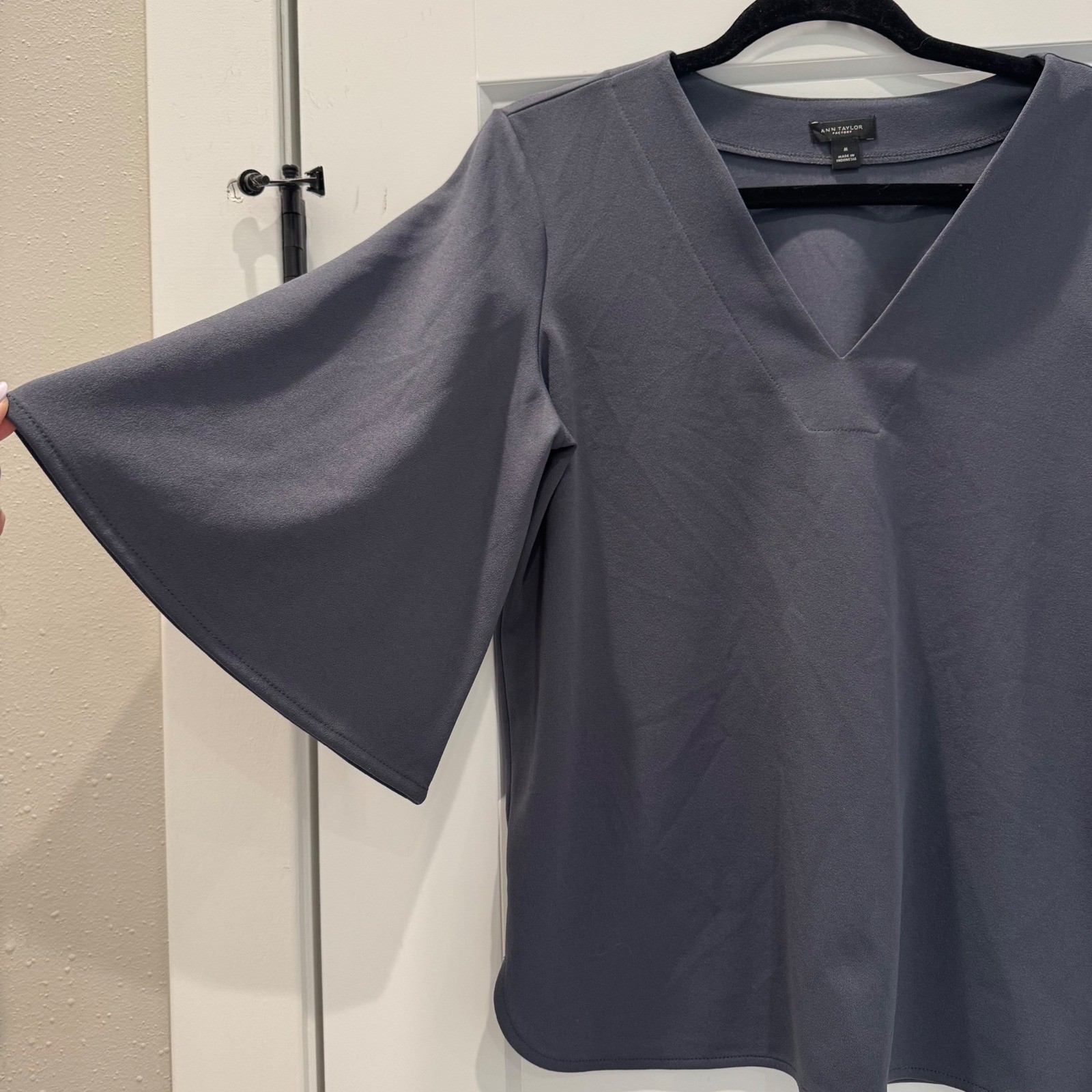 Ann Taylor Factory Charcoal Bell Sleeve V-Neck Blouse Top Medium Flutter Sleeve
