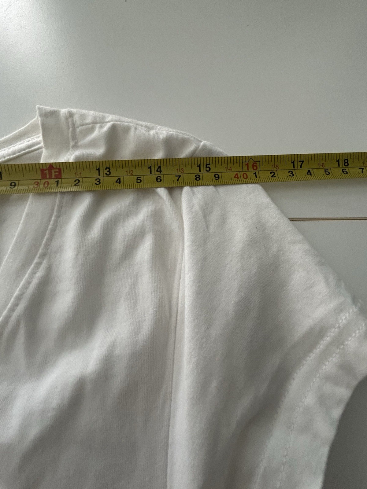 Tshirt Relaxed Fit V-Neck Short Sleeve T-Shirt – 100% Cotton Aveto X-Large NWT