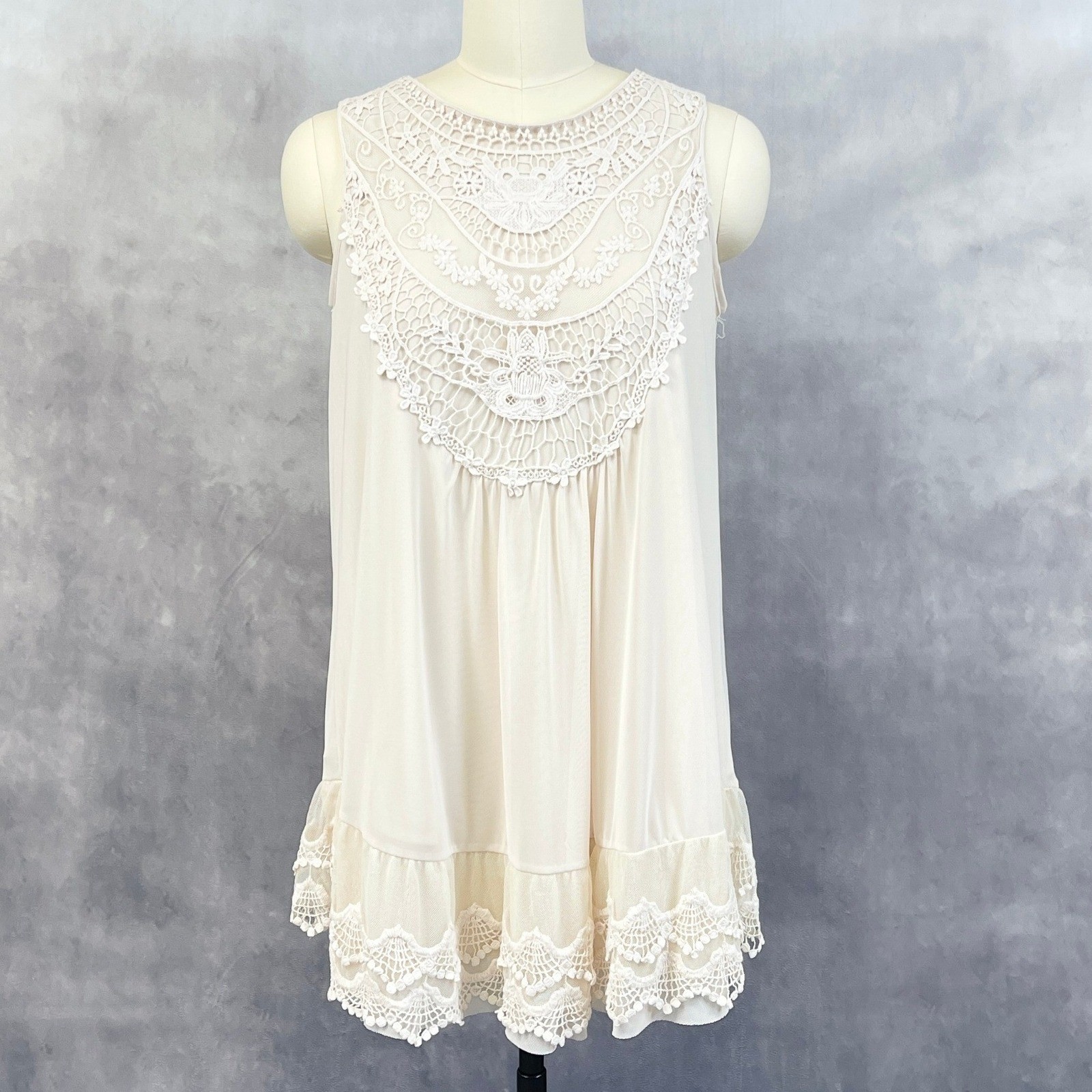 Cal Style Crochet Lace Ruffle Hem Sleeveless Tunic Top Women Small Boho Flowy