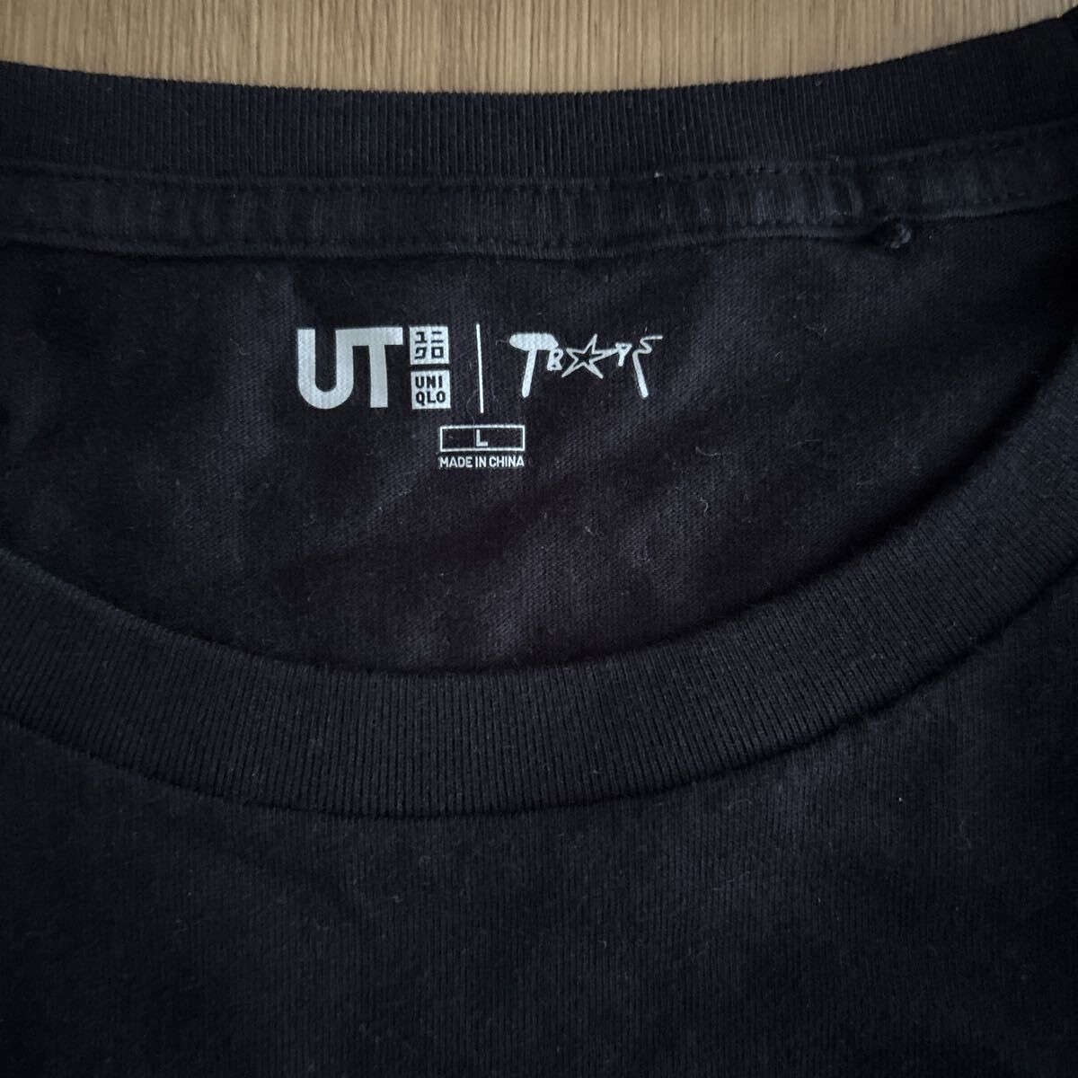 UNIQLO UT T Shirt Size L Black Art Print UNIQLO Troy Shivan