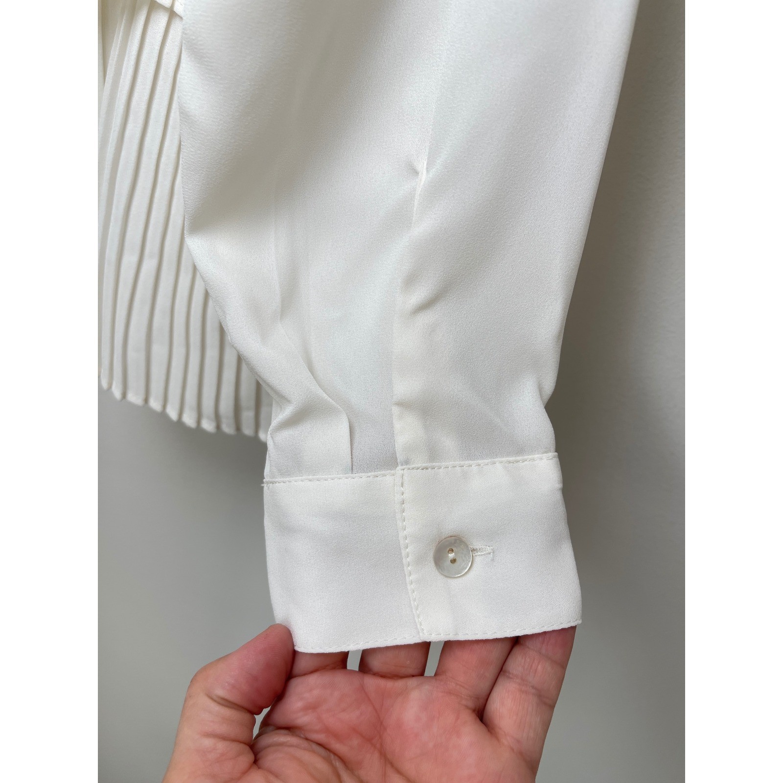 J. Jill Ivory Tiered Pleated Blouse Long Sleeve S Small Romantic Office Preppy