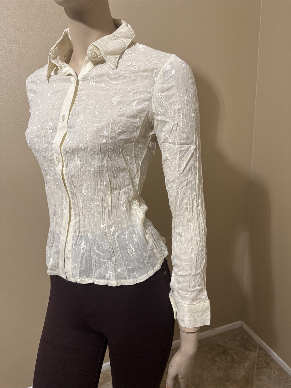Women’s Ivory Rayon Casual Classic Stretch Embroidered Size L Button-up Top