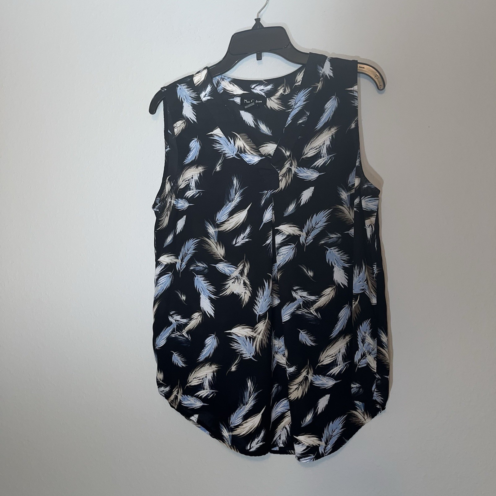 Nue Options Sleeveless Top Size M