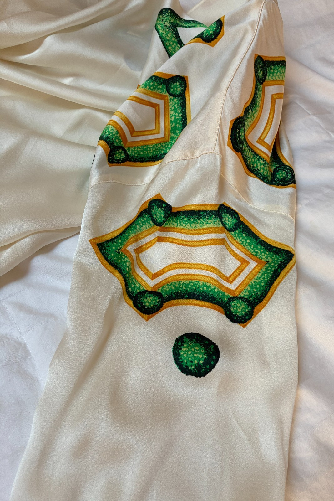 ESCADA SILK VINTAGE BLOUSE IN CREAM HEART PRINT IN GREEN YELLOW 38 FITS L