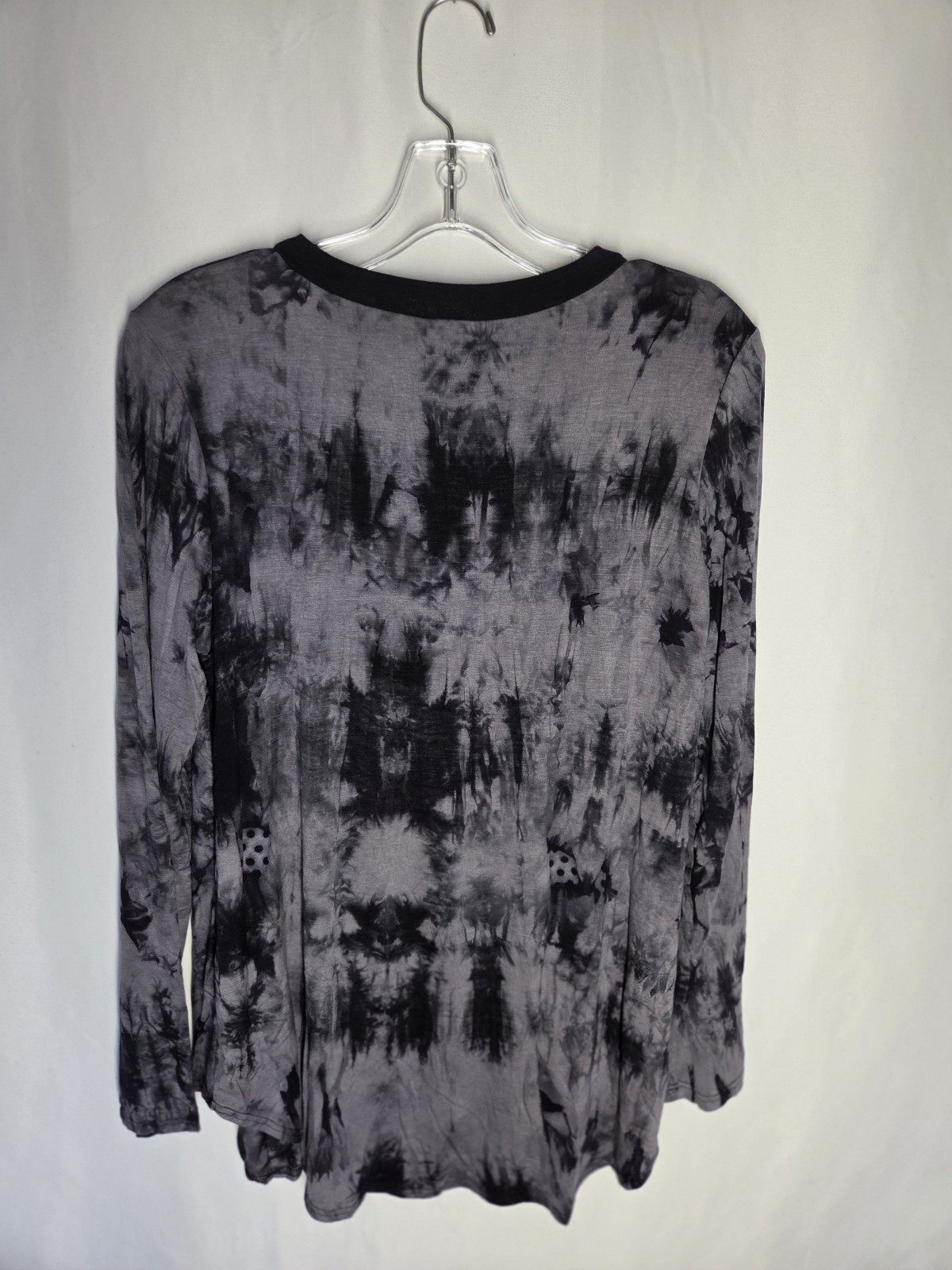 Azules Women’s NWT Long Sleeve Top Size XL Black And Gray Tye Dye New