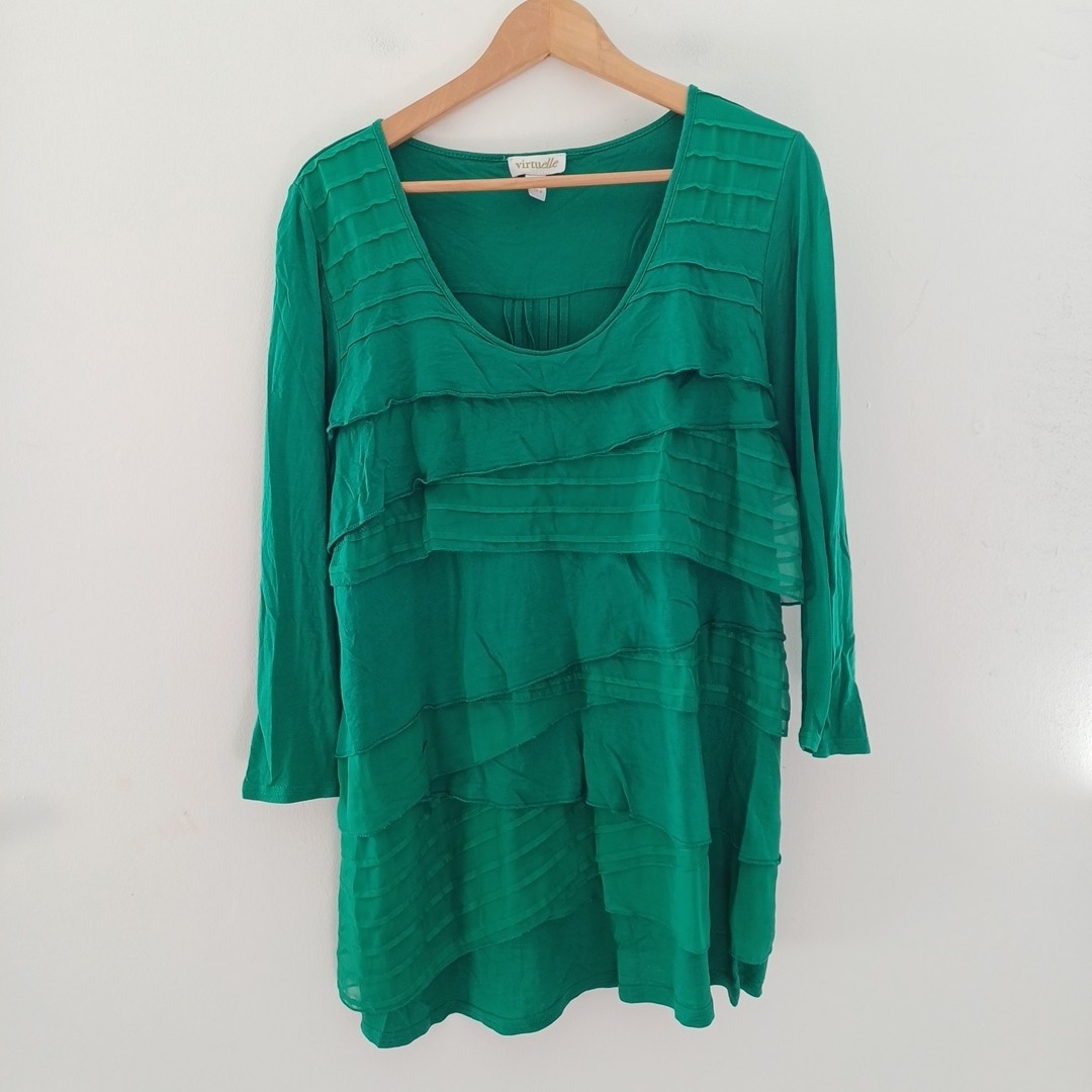 Virtuelle long sleeved blouse green size Medium uk 14 16 layered top party layer