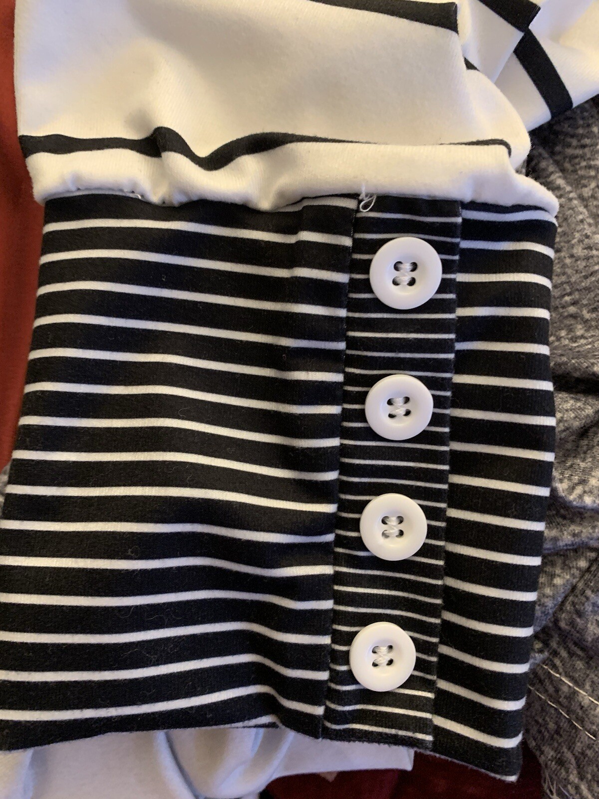 PRETTY STRIPED POLYESTER SPANDEX BLEND LONG SLEEVE TOP – SIZE L