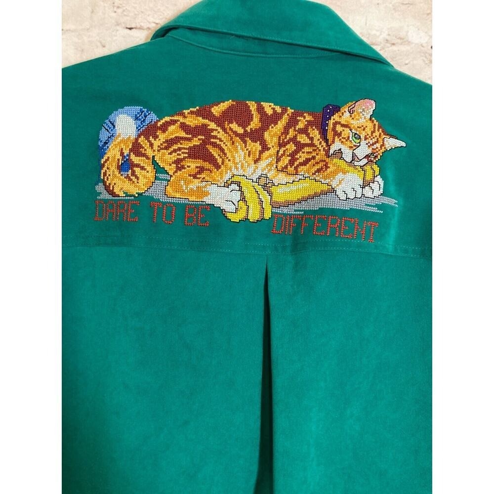 Sag Harbor Top Womens Large ? Green Button Up Cat Print Embroidered Long Sleeve
