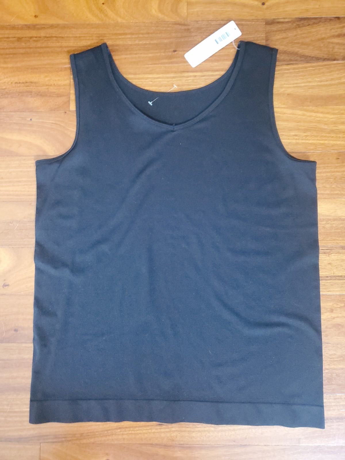 Chico’s NEW Womens V-Neck Shell Tank Top~Chicos Size 2 (12)~Polyester~Black