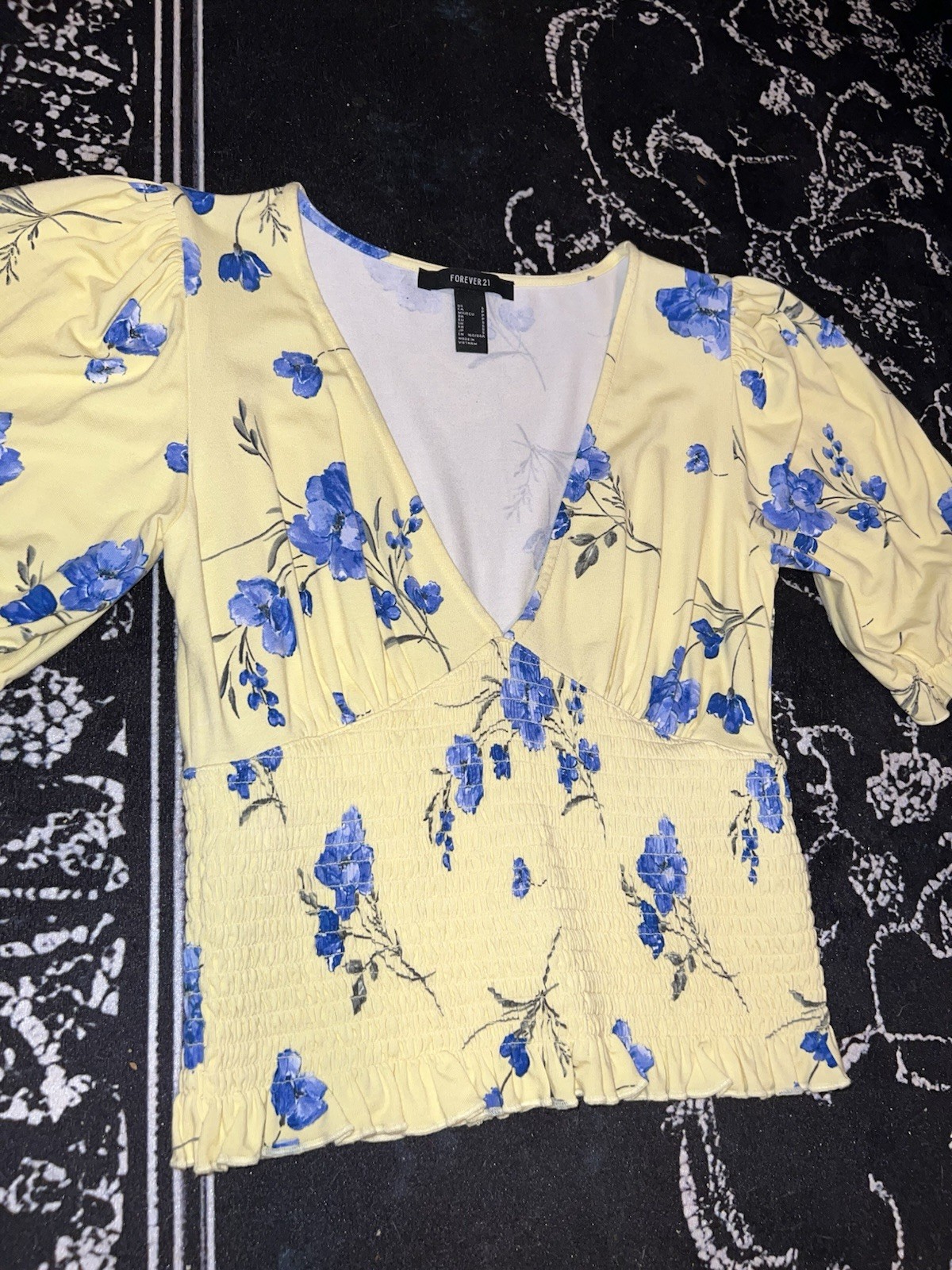 Forever 21 Yellow/Blue Floral Smocked Puffed Sleeve Crop Top – Size S