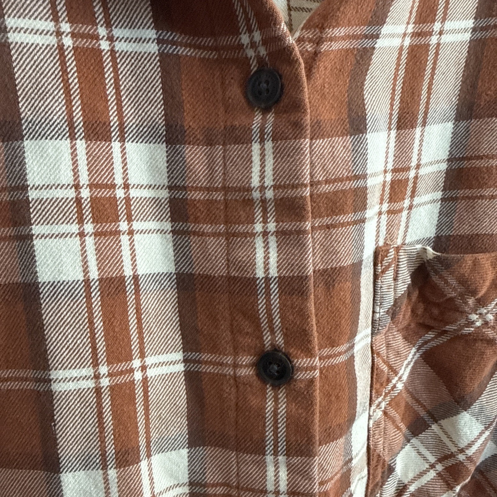 Eddie Bauer Women’s Size L Plaid Button Down Shirt. K15