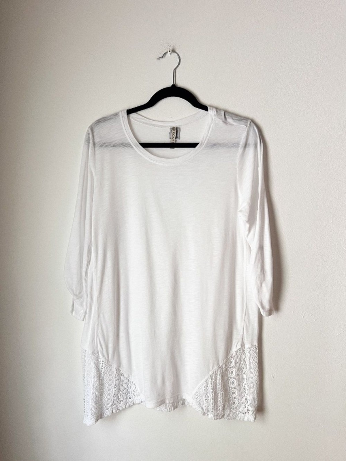XCVI White Lace Hem Tunic Top Medium Cotton Modal 3/4 Sleeve Boho Blouse