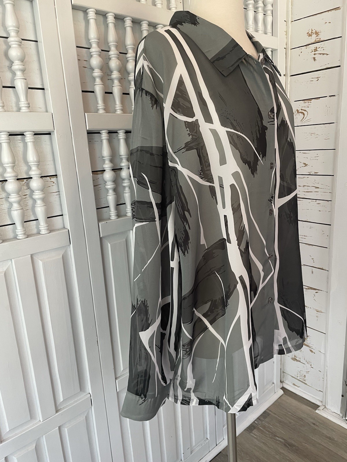 Salon Studio women’s plus size 4X sheer black gray any occasion shirt, Z4