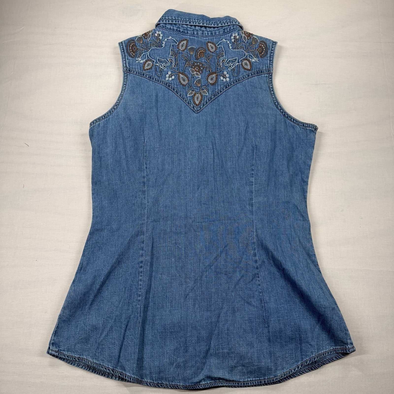 Wrangler Retro Women’s M Embroidered Denim Sleeveless Snap Western Shirt NWT