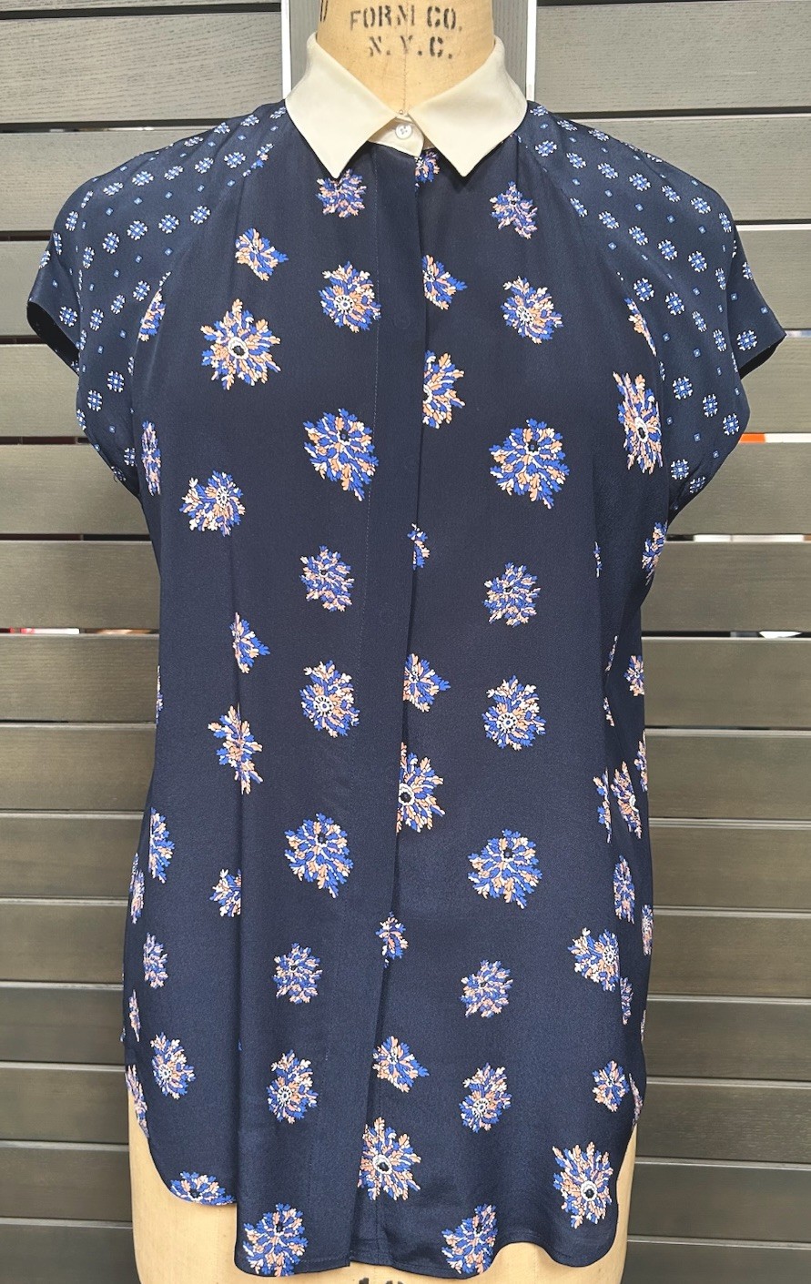 Club Monaco Collection Silk Blouse Size L Navy Print