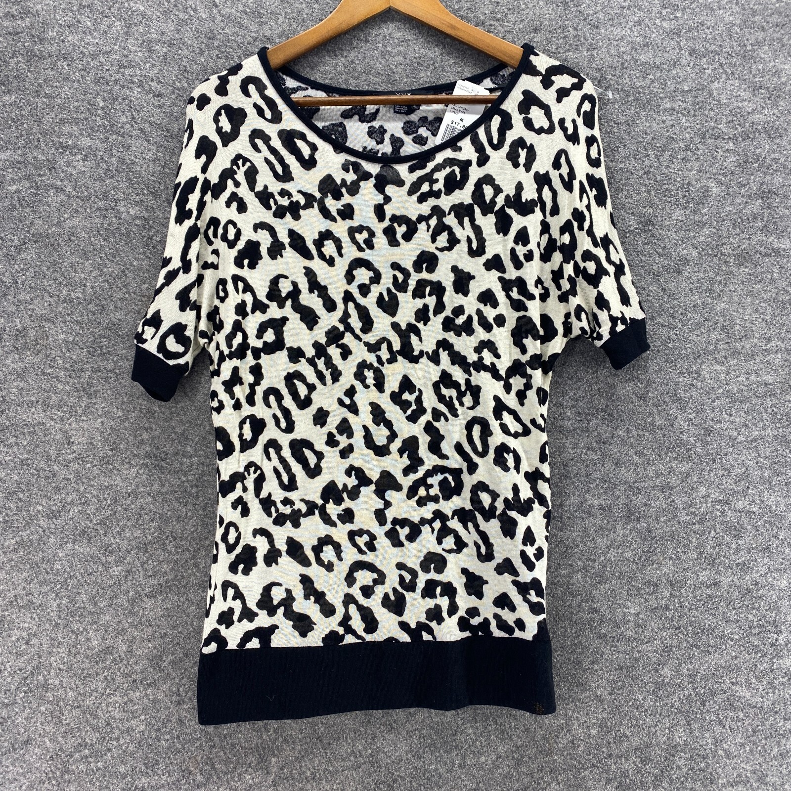 New XXI Blouse Women M White Animal Print Short Sleeve Round Neck Rayon