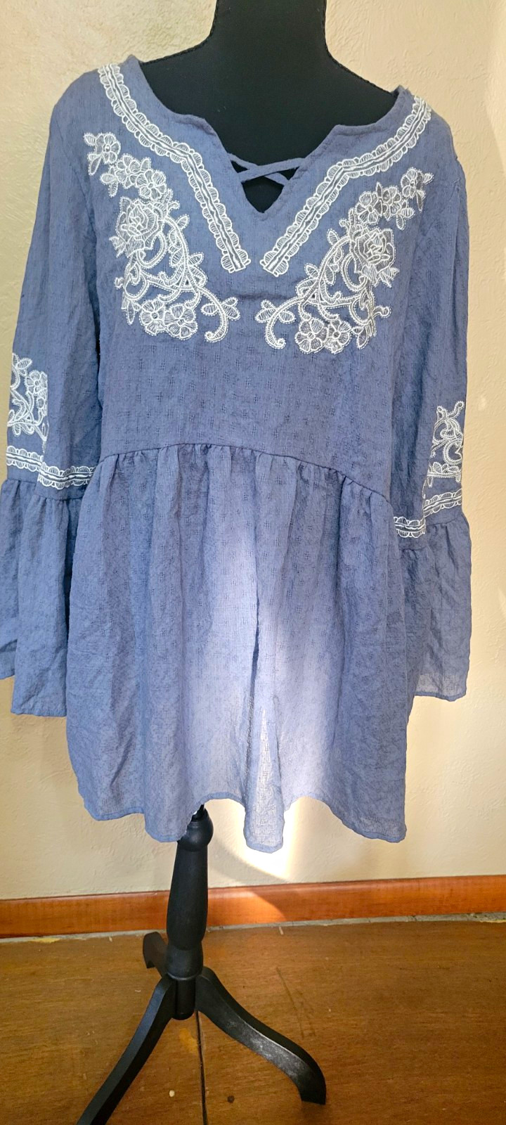 Indigo Soul Blue Embroidered V-Neck 3/4 Bell Sleeve Tunic Blouse L