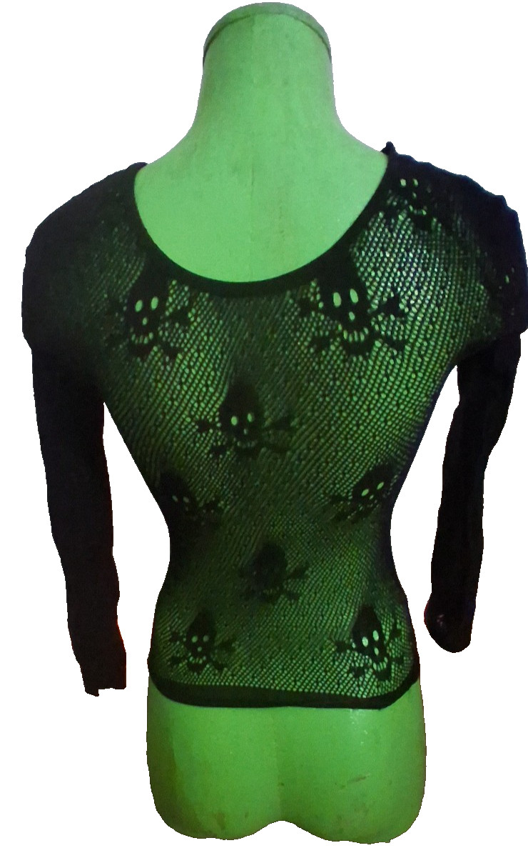 WOMAN’S NWOT BLACK NETTED STRETCH LONG SLEEVE SEXY SKULL TOP ONE SIZE S M L