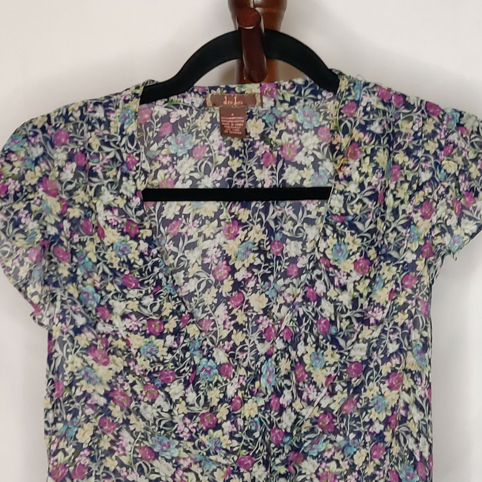 dm bm women’s size S sheer top multicolor floral cap sleeves v-neck ruffles