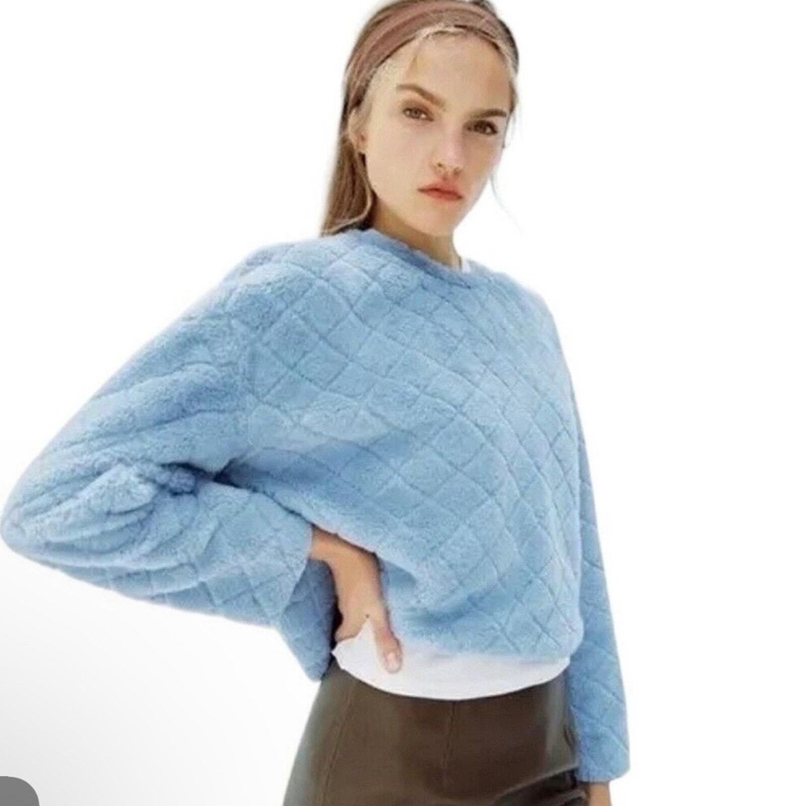 Zara Blue Quilted Soft Faux Fur Fleece Cropped Crewneck Sweatshirt Sweater