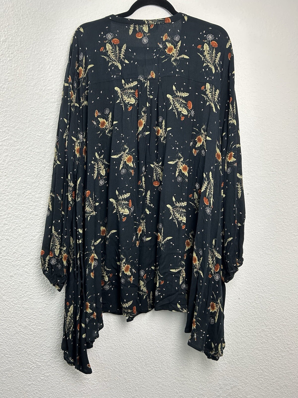By Together Collection Top Womens Sz L Black Floral Boho Tunic Flowy Long Sleeve