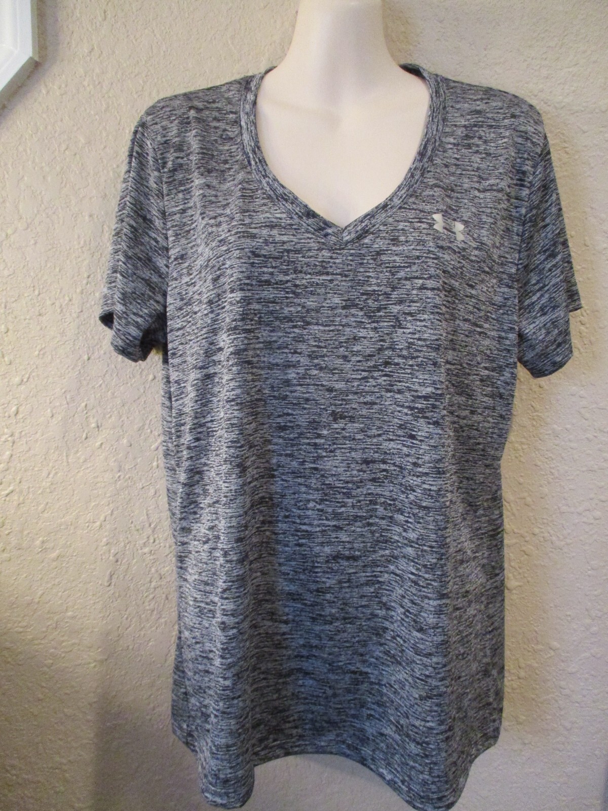 EXC! UNDER ARMOUR HEATGEAR Sz L Blk/Gray Heather Poly Stretch V-Nk Cap Slve Top